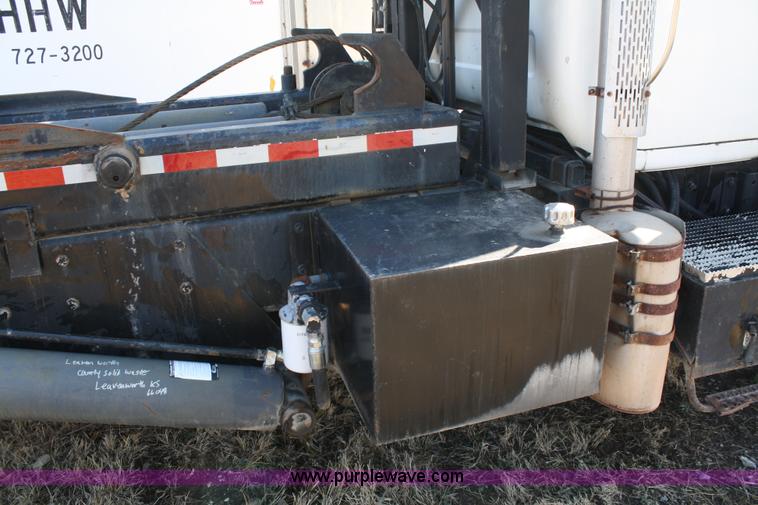 image for item A6977 1995 Mack DM688S roll off truck