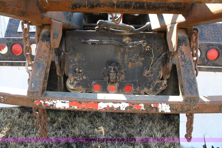 image for item A6977 1995 Mack DM688S roll off truck