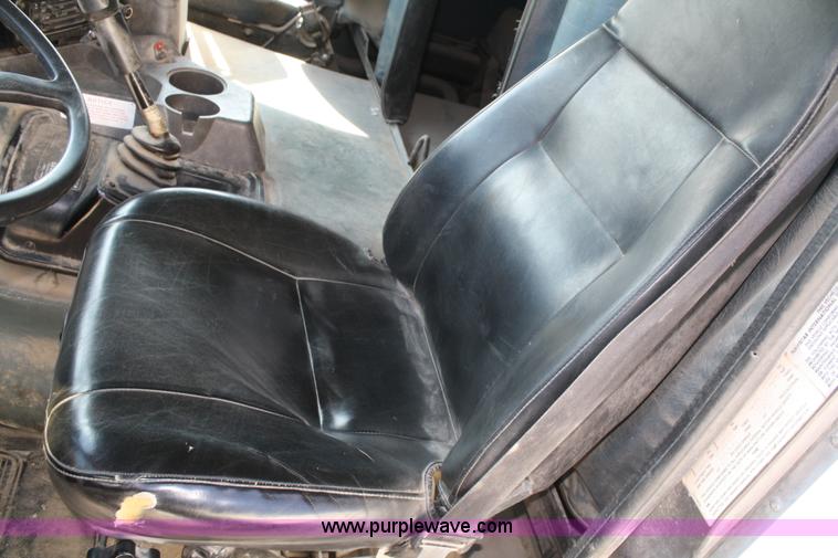 image for item A6978 1995 International 9600 semi truck