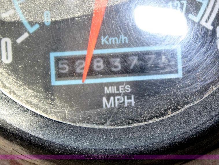 image for item A6978 1995 International 9600 semi truck