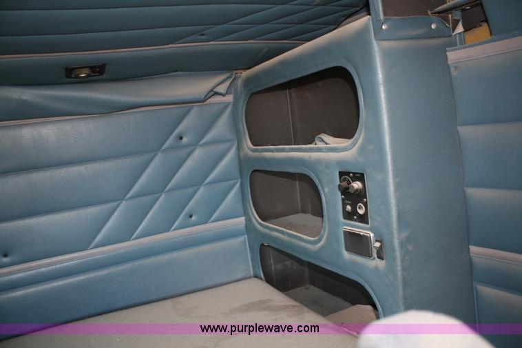 image for item A6979 1995 International 9600 semi truck