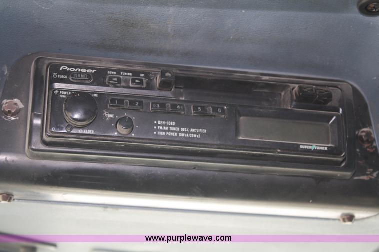 image for item A6979 1995 International 9600 semi truck