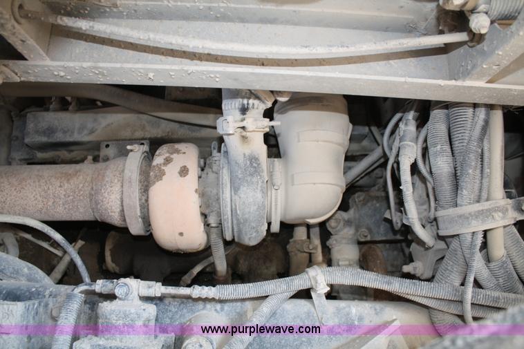 image for item A6979 1995 International 9600 semi truck