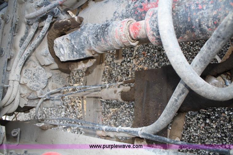 image for item A6979 1995 International 9600 semi truck