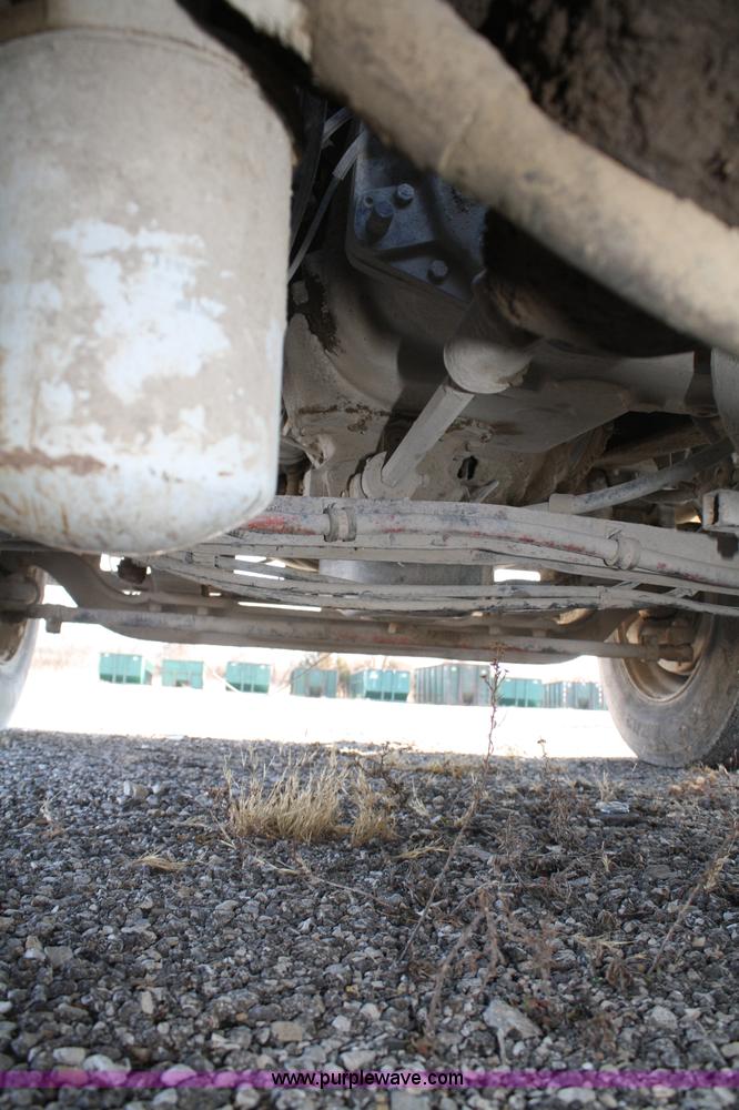 image for item A6979 1995 International 9600 semi truck