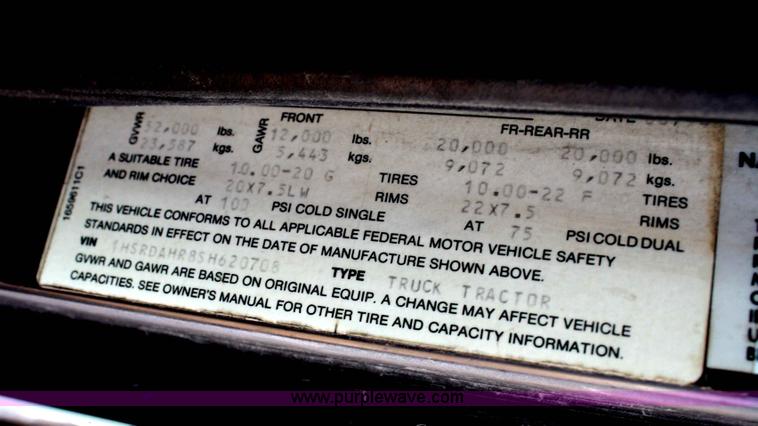 image for item A6979 1995 International 9600 semi truck