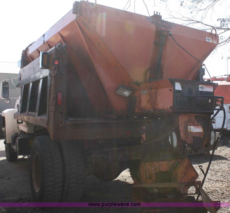 image for item A6981 1986 Ford F700 dump truck