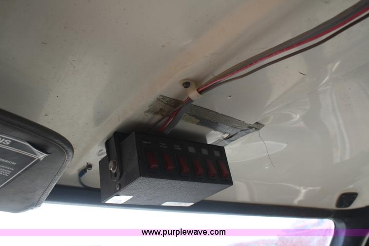 image for item A6981 1986 Ford F700 dump truck