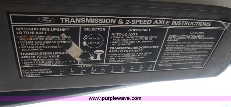 image for item A6981 1986 Ford F700 dump truck