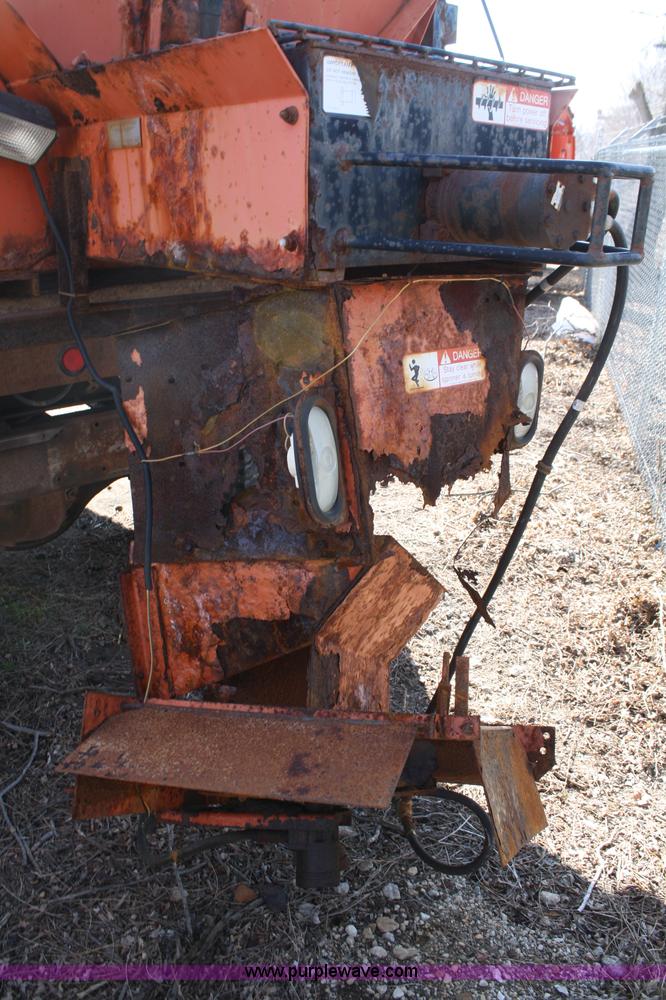 image for item A6981 1986 Ford F700 dump truck