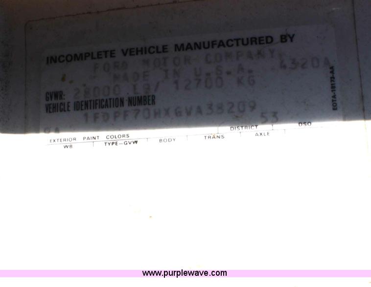 image for item A6981 1986 Ford F700 dump truck