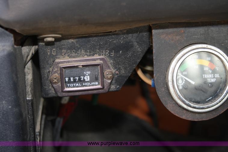 image for item A6982 1993 Ford F600 boom truck