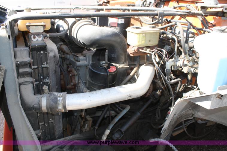 image for item A6982 1993 Ford F600 boom truck