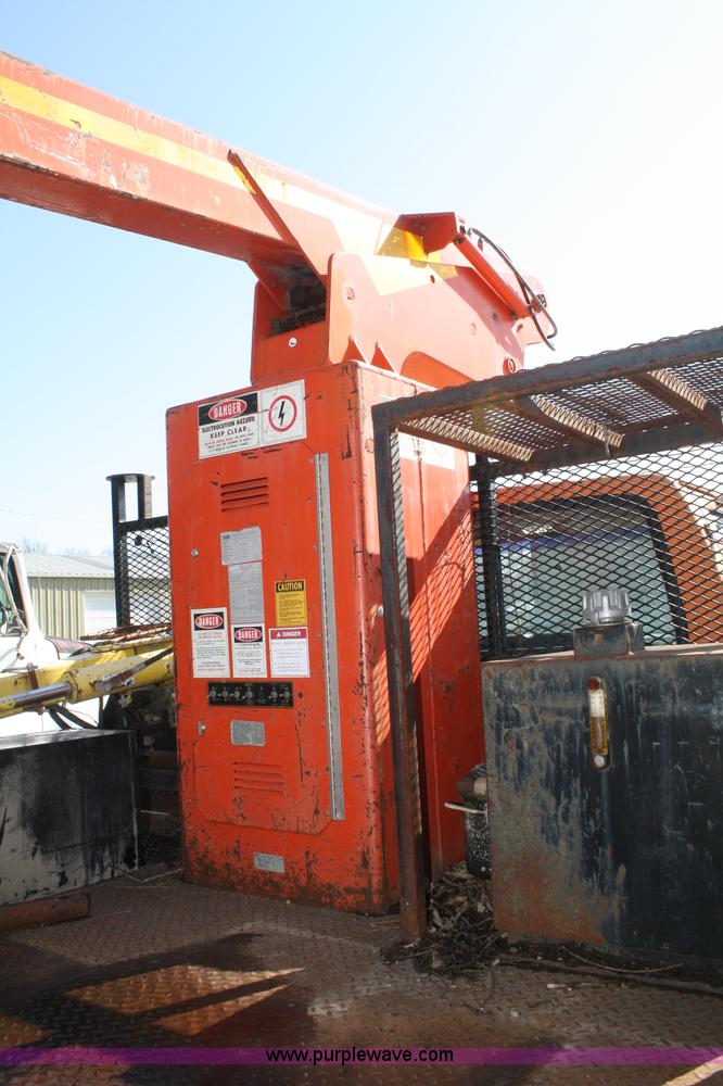 image for item A6982 1993 Ford F600 boom truck