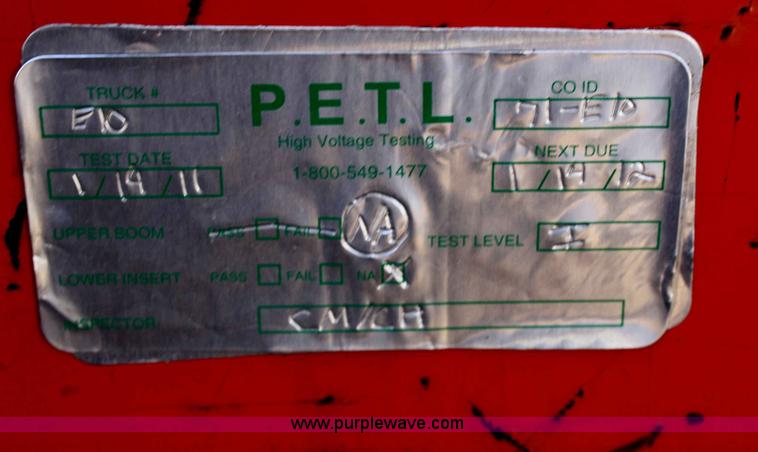 image for item A6982 1993 Ford F600 boom truck