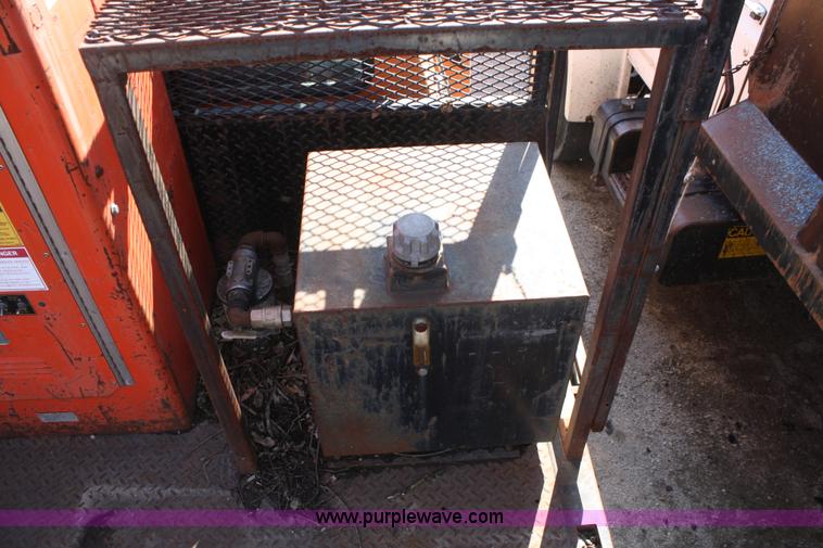 image for item A6982 1993 Ford F600 boom truck