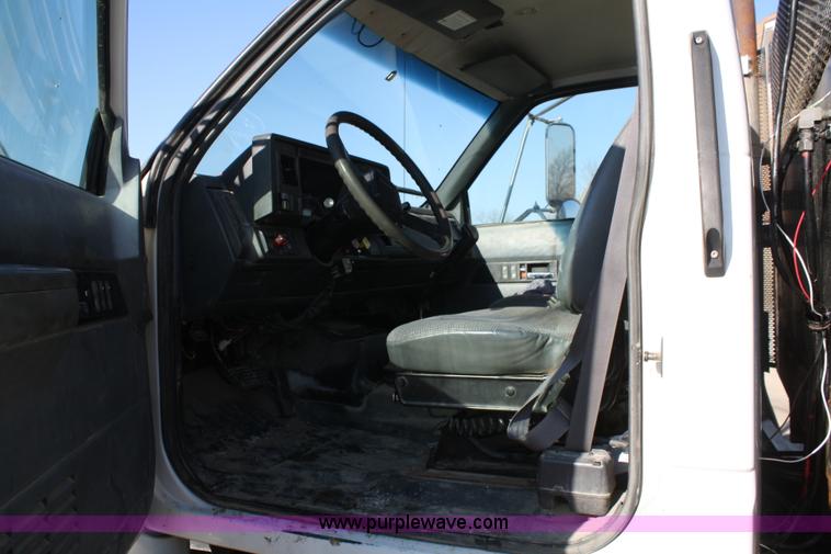 image for item A6986 2000 GMC C8500 flatbed truck