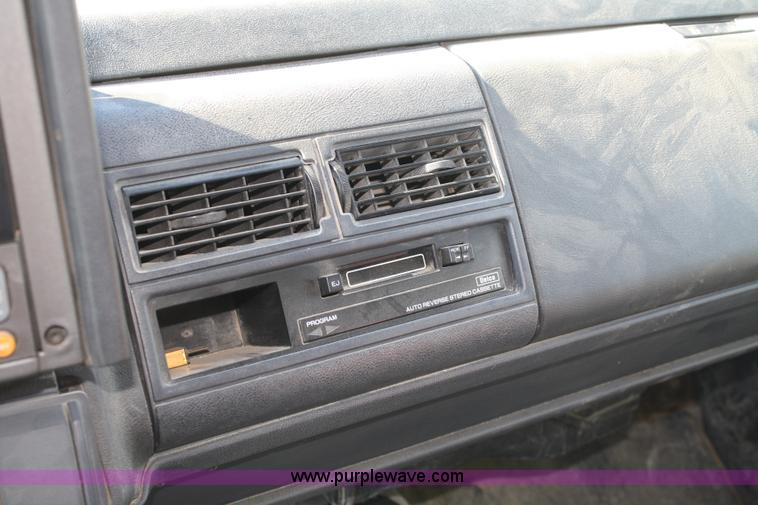 image for item A6986 2000 GMC C8500 flatbed truck