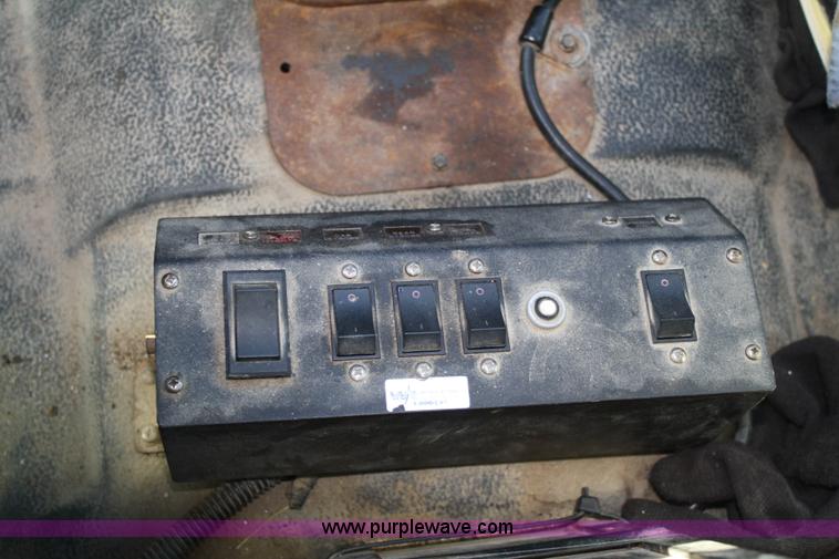 image for item A6986 2000 GMC C8500 flatbed truck