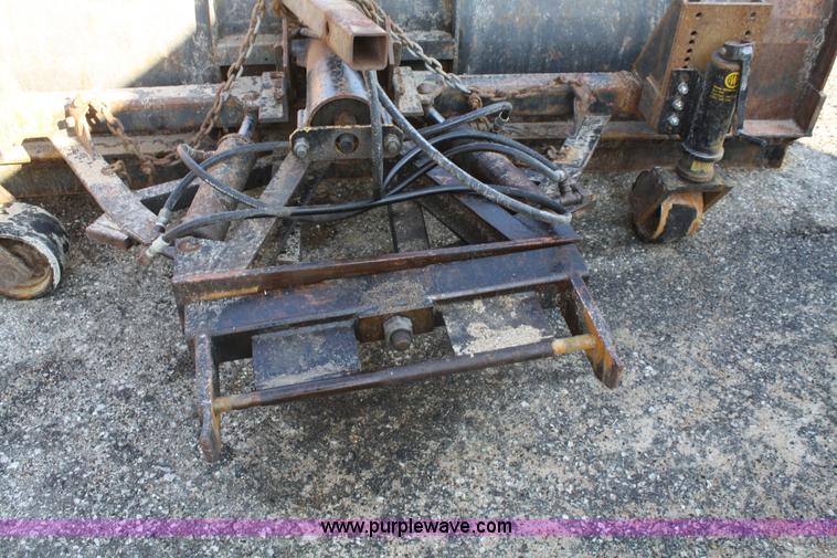 image for item A6986 2000 GMC C8500 flatbed truck