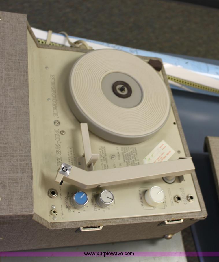 image for item A7298 Assorted classroom furniture and supplies