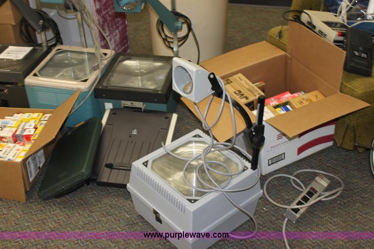 image for item A7301 Assorted electronics