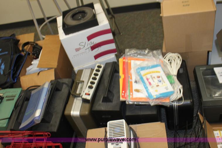 image for item A7301 Assorted electronics