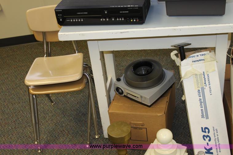 image for item A7301 Assorted electronics