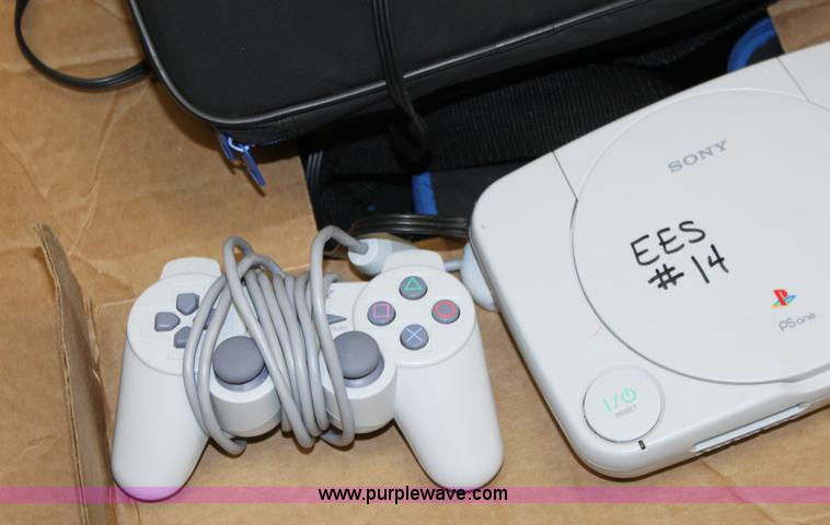 image for item A7301 Assorted electronics