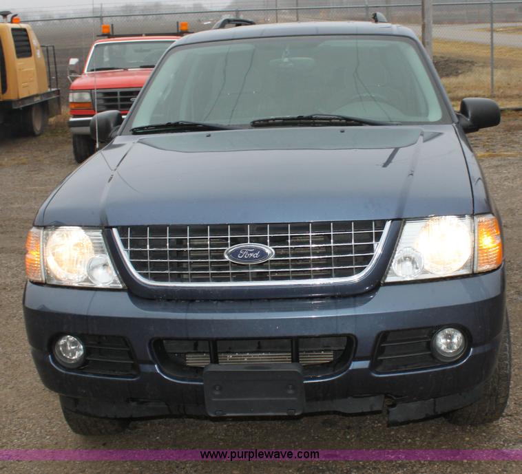 image for item A7307 2004 Ford Explorer XLT SUV