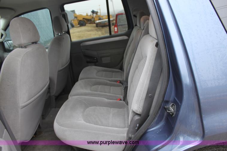 image for item A7307 2004 Ford Explorer XLT SUV