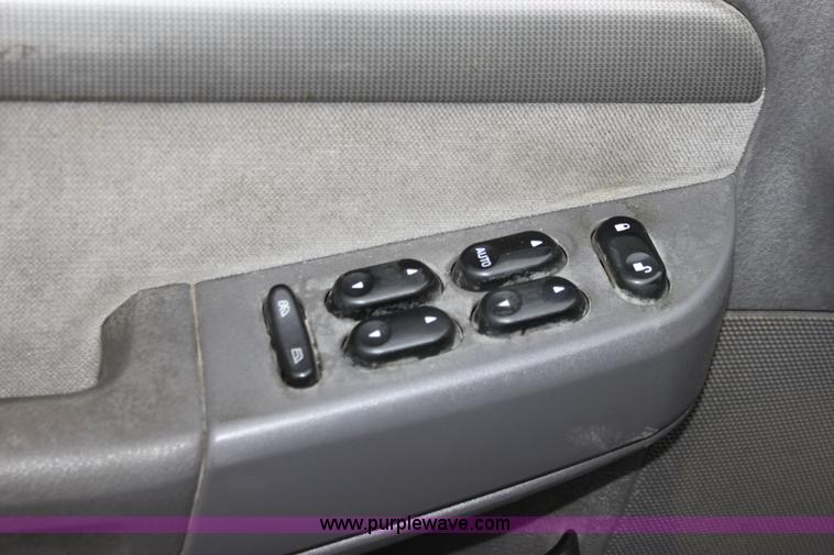 image for item A7307 2004 Ford Explorer XLT SUV