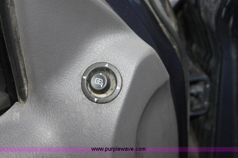 image for item A7307 2004 Ford Explorer XLT SUV