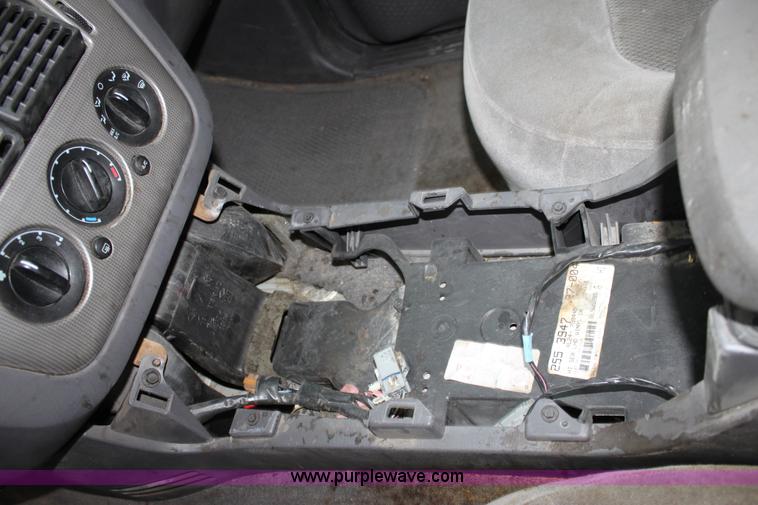 image for item A7307 2004 Ford Explorer XLT SUV