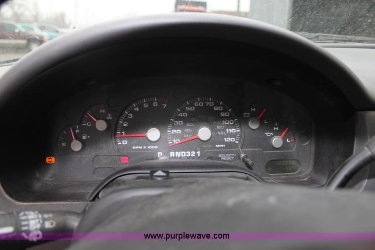 image for item A7307 2004 Ford Explorer XLT SUV