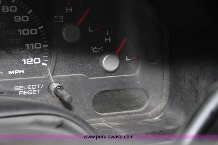 image for item A7307 2004 Ford Explorer XLT SUV