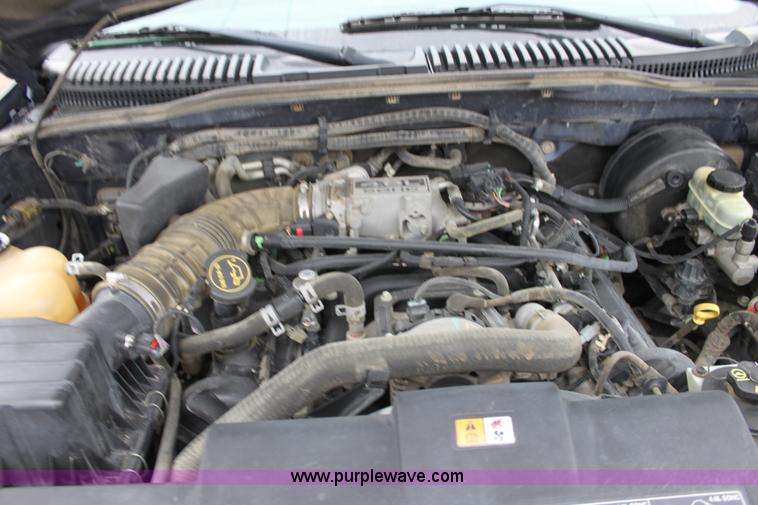 image for item A7307 2004 Ford Explorer XLT SUV