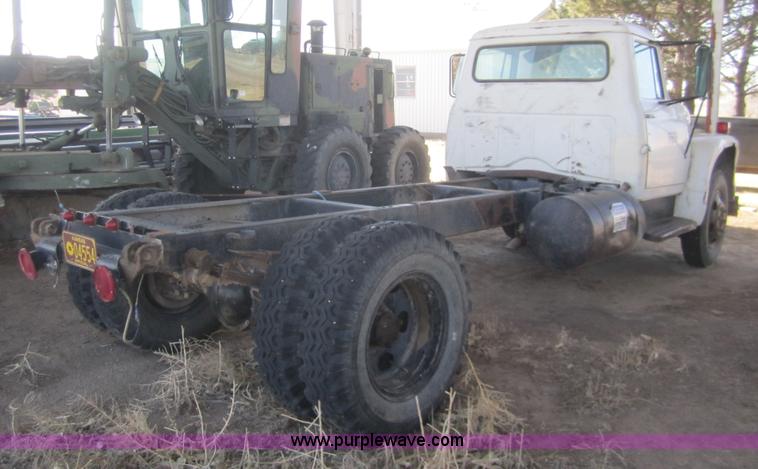 image for item B5660 1970 International Loadstar 1600 truck cab and chassis