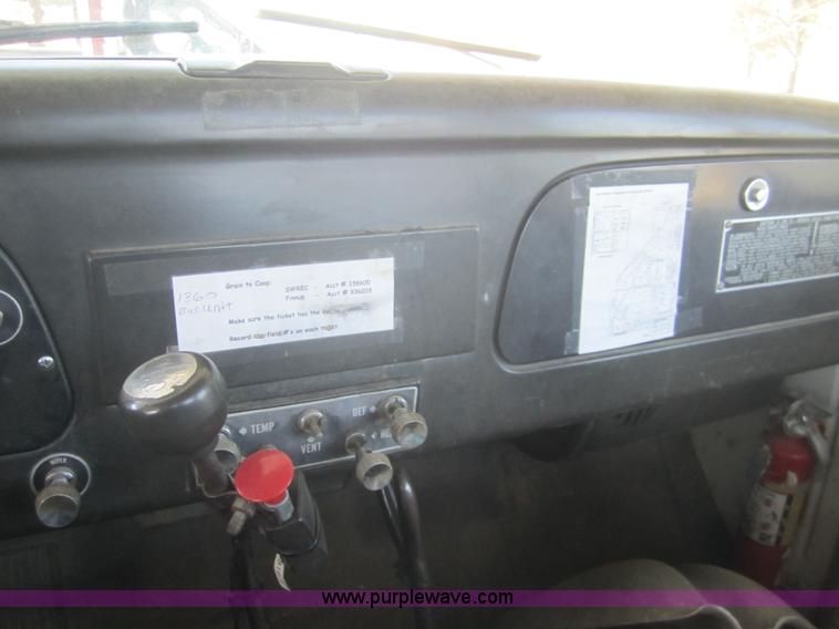 image for item B5660 1970 International Loadstar 1600 truck cab and chassis