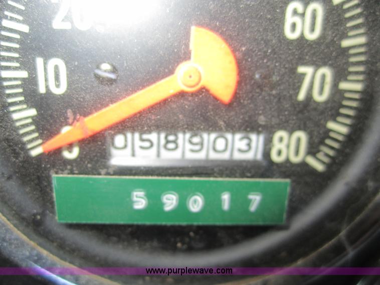 image for item B5660 1970 International Loadstar 1600 truck cab and chassis