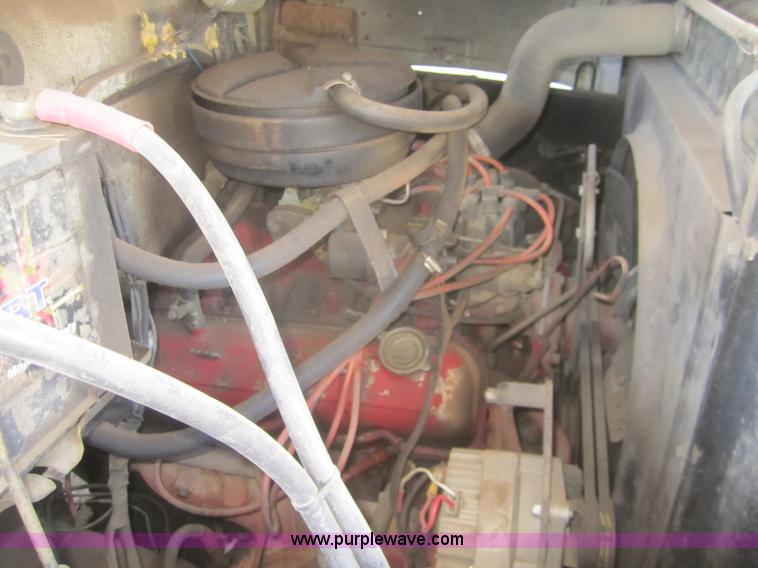 image for item B5660 1970 International Loadstar 1600 truck cab and chassis