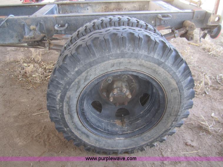 image for item B5660 1970 International Loadstar 1600 truck cab and chassis