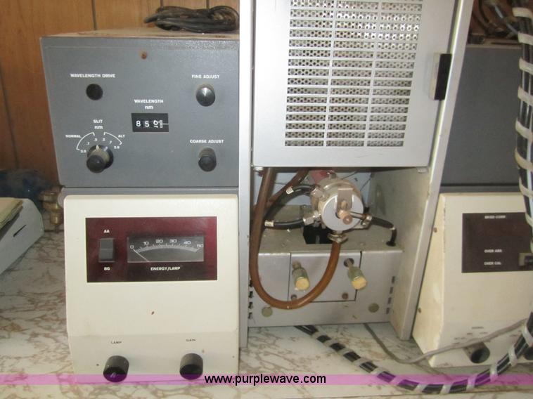 image for item B5662 Perkin Elmer 460 atomic absorbtion spectrophotometer