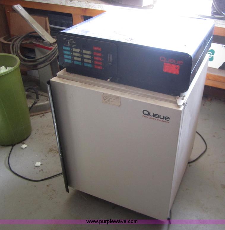 image for item B5667 Queue Cell culture incubator