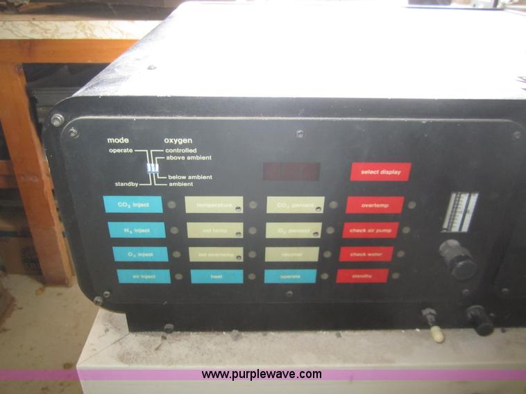 image for item B5667 Queue Cell culture incubator