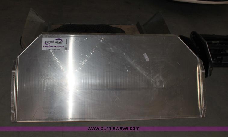 image for item B8960 Ray Allen dog kennel