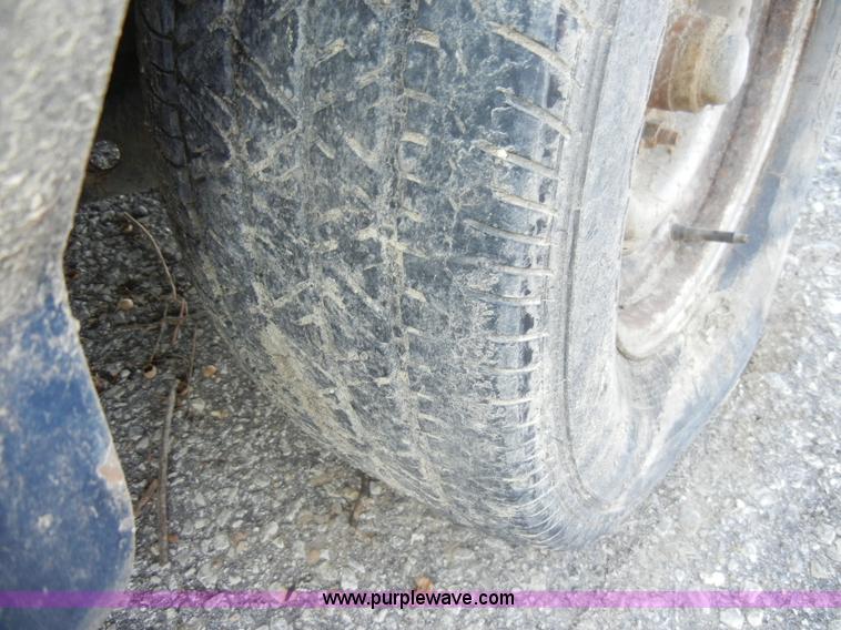 image for item C4001 1990 Ford F150 Custom pickup truck