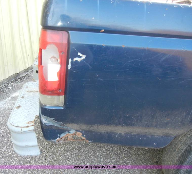 image for item C4001 1990 Ford F150 Custom pickup truck