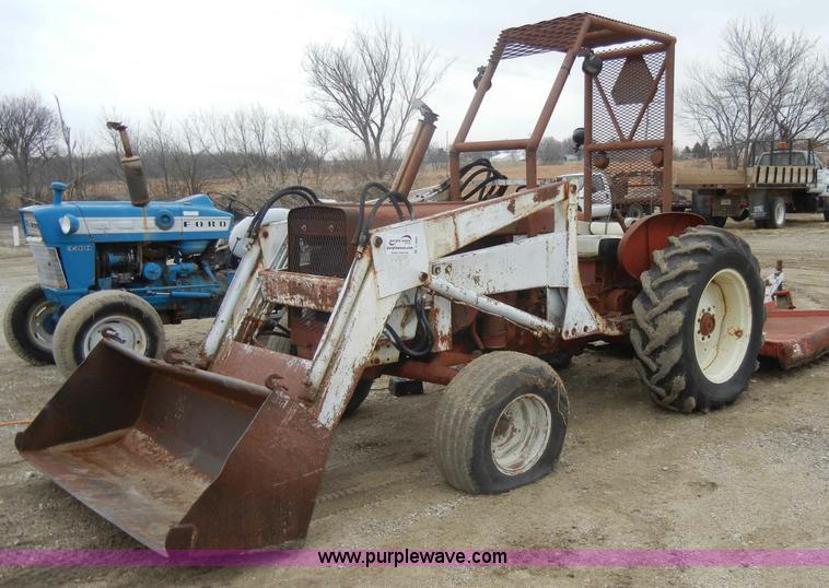 image for item C4003 International 600 tractor
