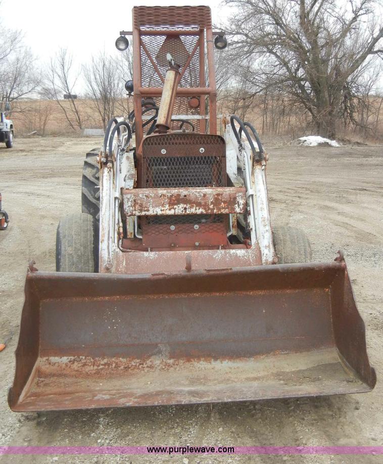 image for item C4003 International 600 tractor